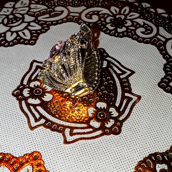 Ring - Picture 2 of 2